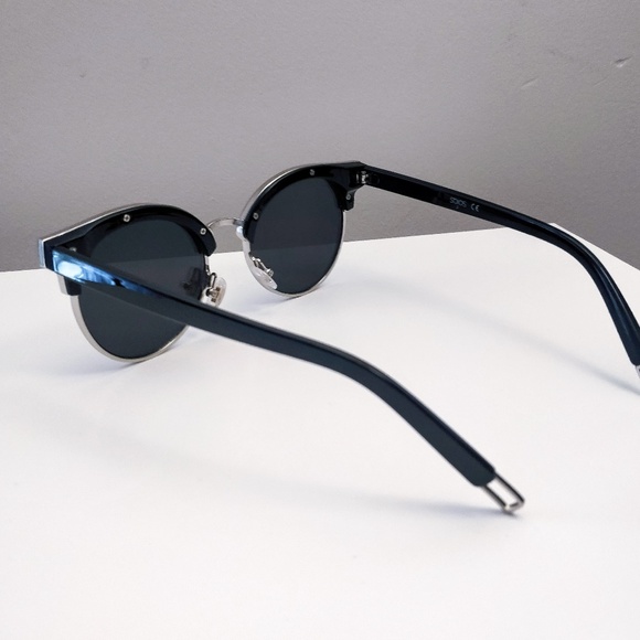 Silver mirrored Sunglasses - Picture 2 of 3